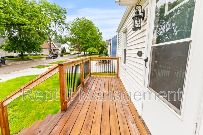 Foto del edificio - 4841 Pierce St.