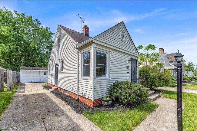 Building Photo - 21106 Gardenview Dr