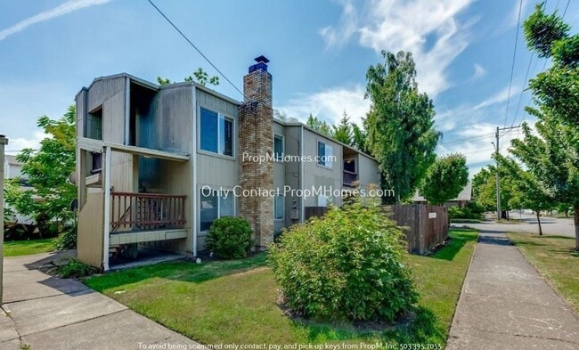 Building Photo - Updated Two Bedroom Unit in Salem! 1/2 OFF 1st Months Rent!