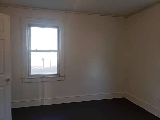 Building Photo - 415 S Texas Ave