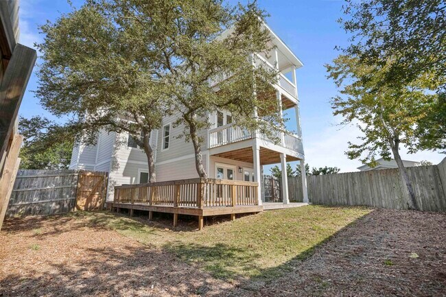 Building Photo - 21811 Palm Ave