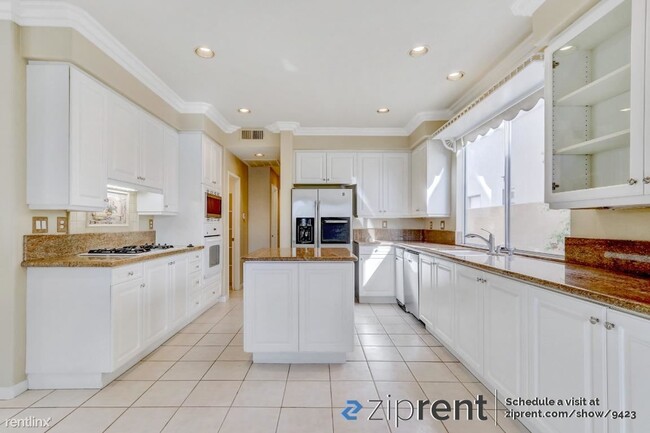 Foto del edificio - 5 br, 3 bath House - 8 Mikro, Laguna Nigue...
