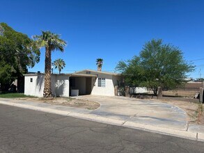 Building Photo - 2024 E 25th Pl