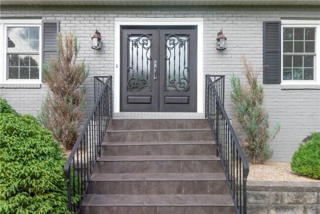 Building Photo - 3935 Briaridge Cir