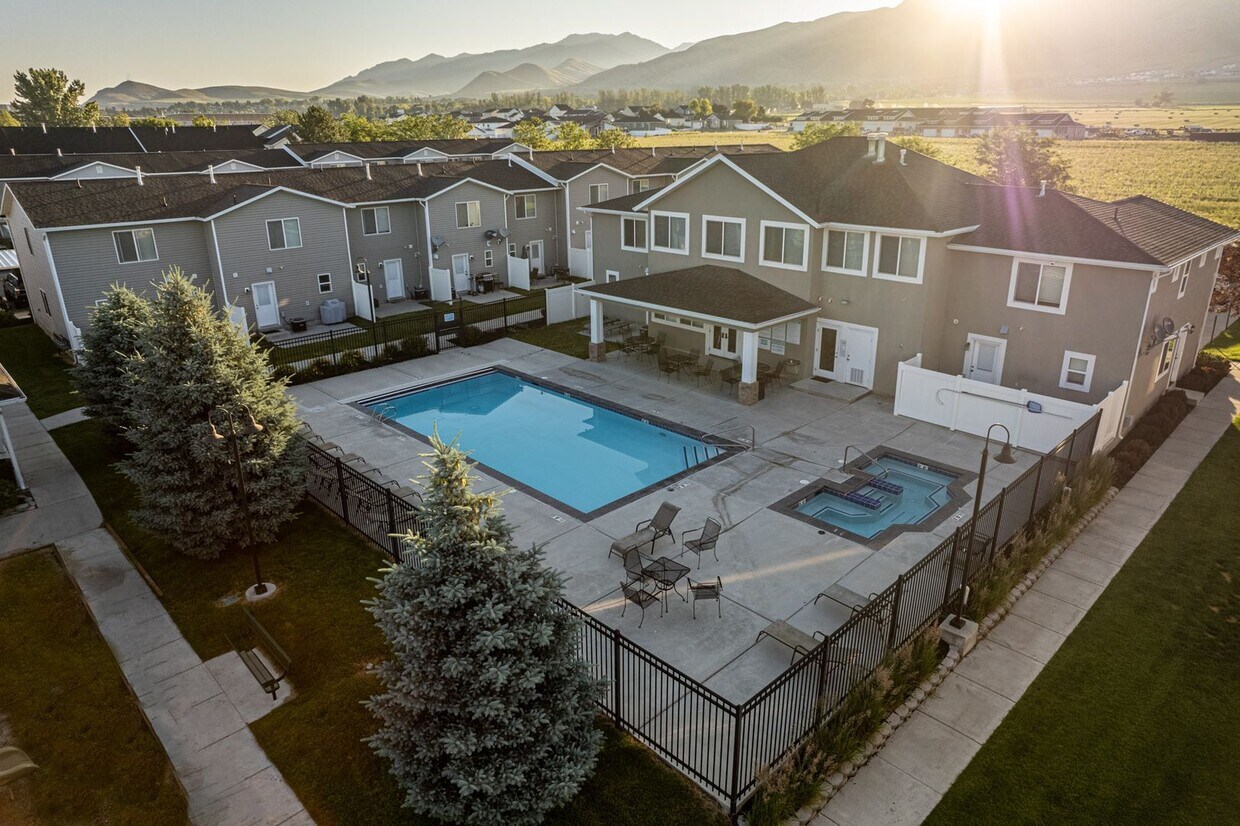 879 S 250 E, Smithfield, UT 84335 Townhome Rentals in Smithfield UT