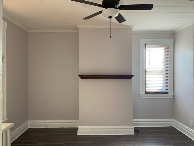 Family Room - 944 Pine Ave