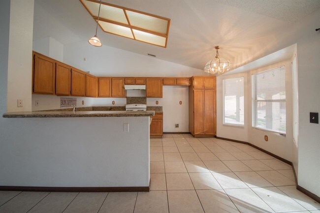 Building Photo - 13629 Dry Creek Rd