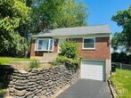 Primary Photo - 1646 Raglan St