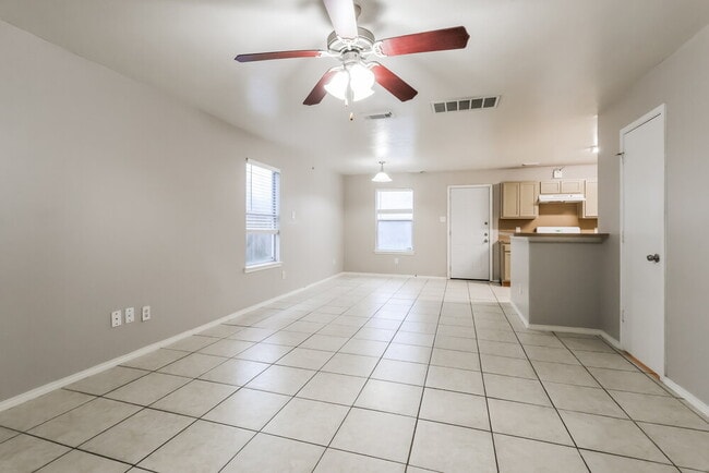 Foto del edificio - 21243 Linden House Ct