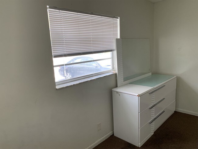 Foto del edificio - 4131 NW 16th St