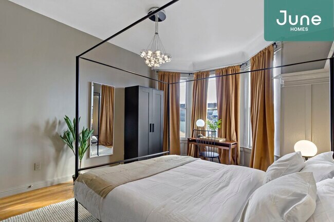 Foto del edificio - ROOM ONLY in 5-bed/1.5-bath Home