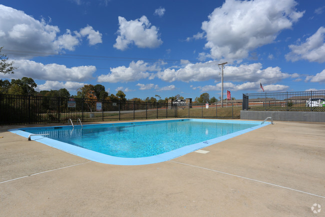 Piscina refrescante - Summit Ridge Apartments