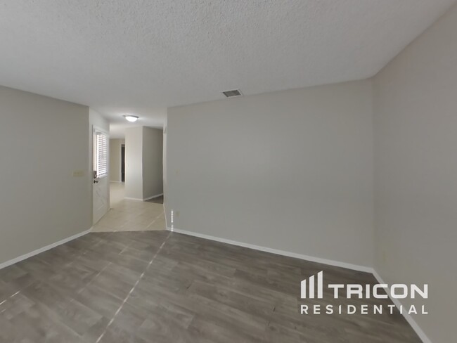 Foto del edificio - 6950 W Sierra Vista Dr