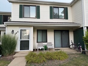 Building Photo - 385 Pierce Ct
