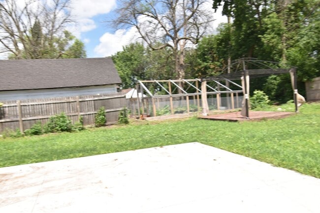 Building Photo - Recently Refurbished! Large 2-story Charmer. Big Yard! PETS WELCOME