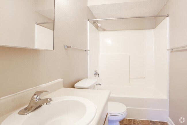 2HAB, 2BA - 950 ft² - Cottonwood Creek Apartments