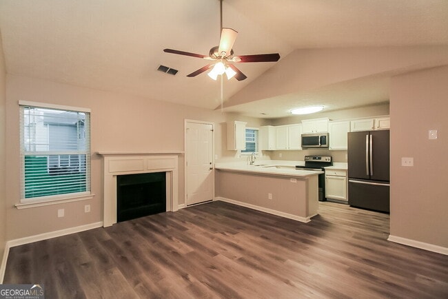 Building Photo - 15 Rockingham Dr