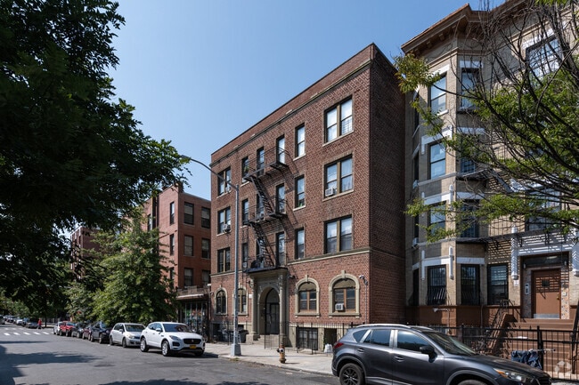 Building Photo - Pauline Court