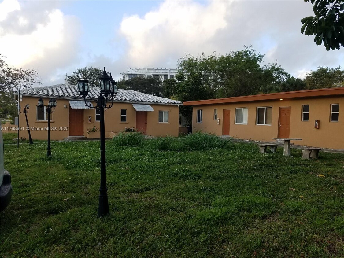 Foto principal - 13770 NE 20th Pl