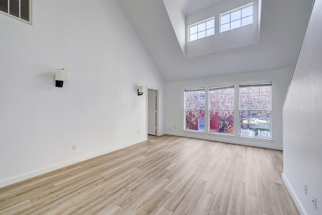 Foto del edificio - 1401 Castle Ct