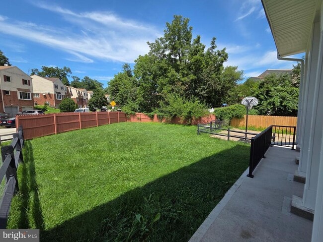Building Photo - 1701 Scotchbrook Dr