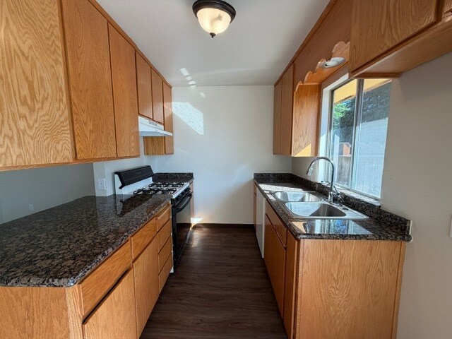 Foto del edificio - 2020 Rose Ave