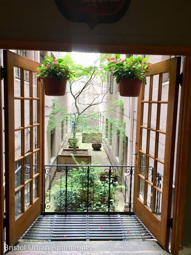 Foto del edificio - 2081 NW Everett St