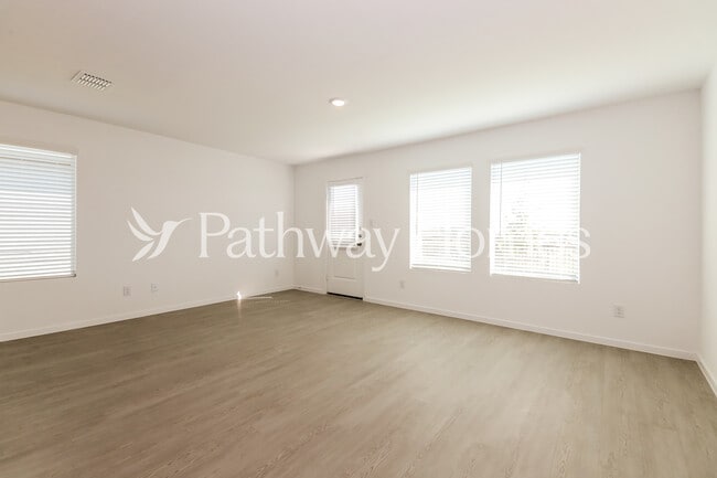 Building Photo - 11304 Rodeo Dr