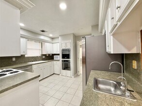 Building Photo - 9002 Sabastian Dr