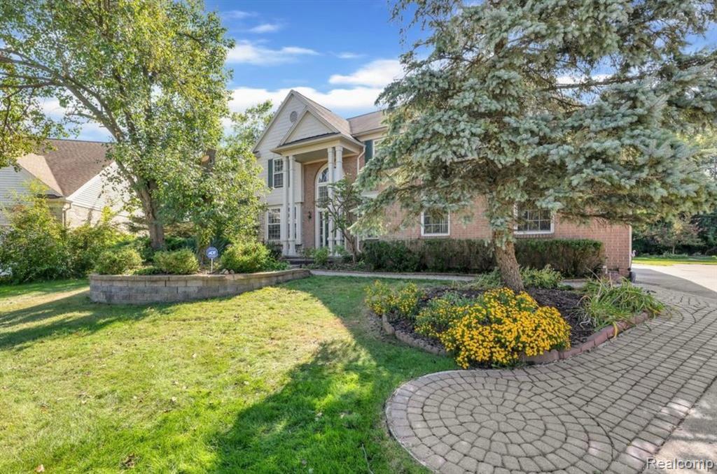 Primary Photo - 203 Falling Brook Dr