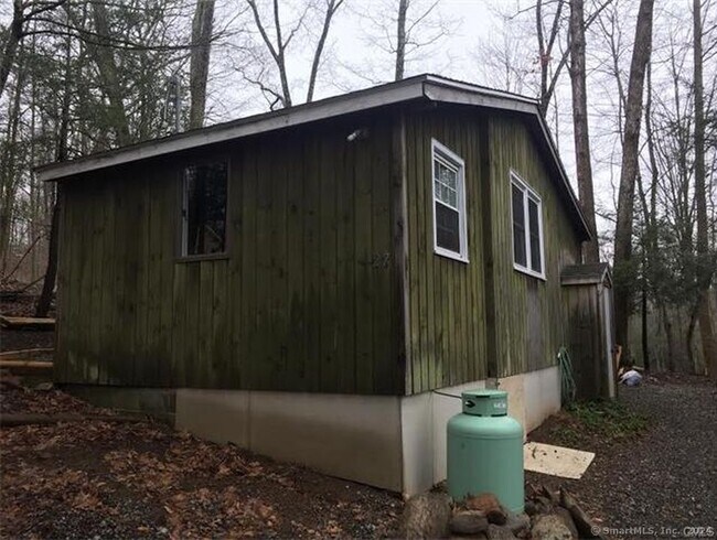 Building Photo - 27 Farview Dr