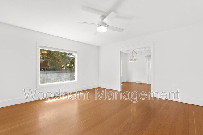 Foto del edificio - 407 N Broadway Ave
