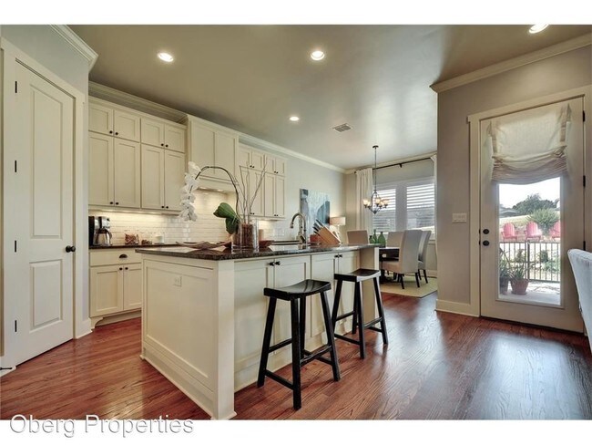 Building Photo - 4 br, 3 bath House - 212 Fairlake Circle