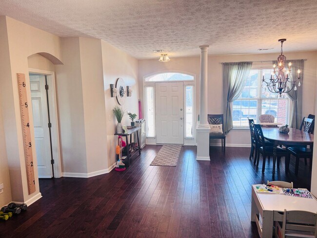 Foto del edificio - 4 Bedroom 2 Bath in Deer Creek