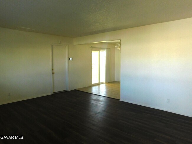 Foto del edificio - 9236 Bay