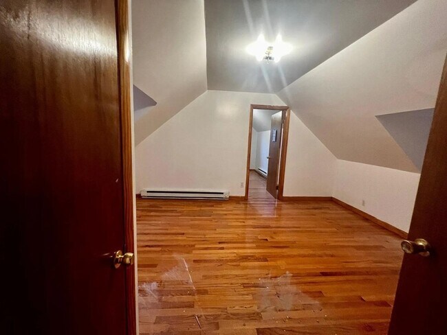 Building Photo - 58 Mozart St
