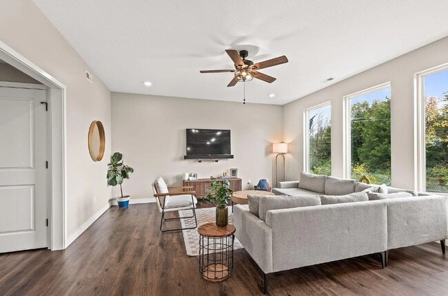 Building Photo - 4504 Sassafras Ct