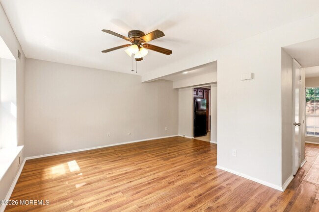 Foto del edificio - 35 Mizzen Dr