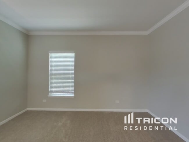 Building Photo - 23047 Ironwood Dr