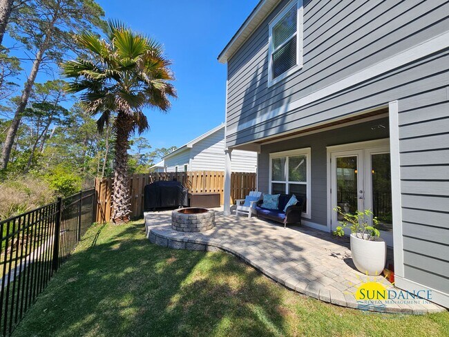 Foto del edificio - Live the Coastal Dream in Beachwood Estates, Stunning Long-Term Rental Available!