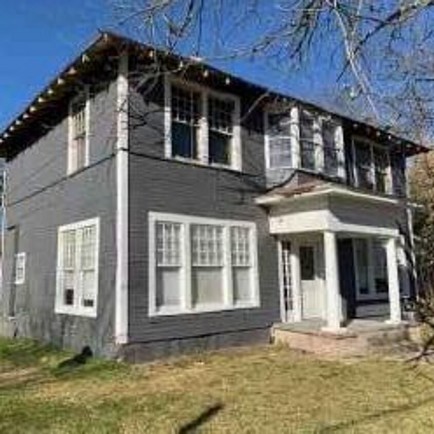 Primary Photo - 350 w Waco