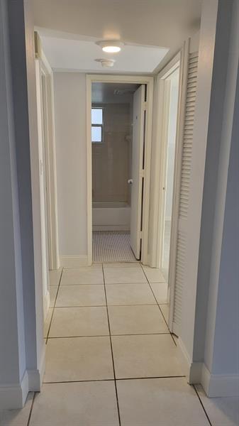 Foto del edificio - 313 Gardens Dr