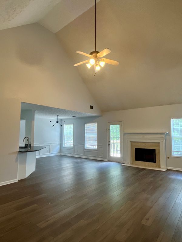 Foto del edificio - 1255 Martins Chapel Ln SE