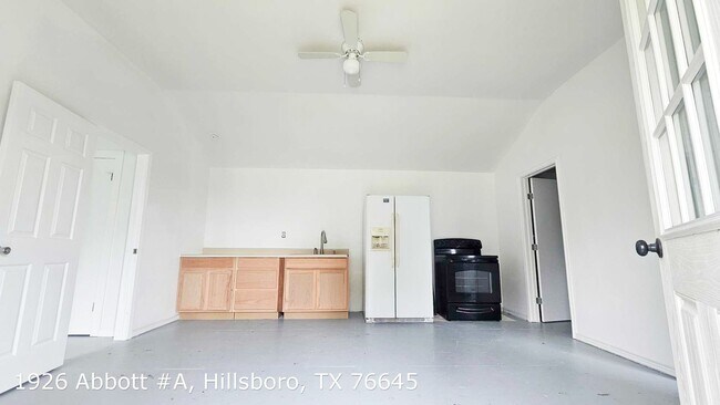Building Photo - Peaceful & Practical: Freshly Updated Tiny...