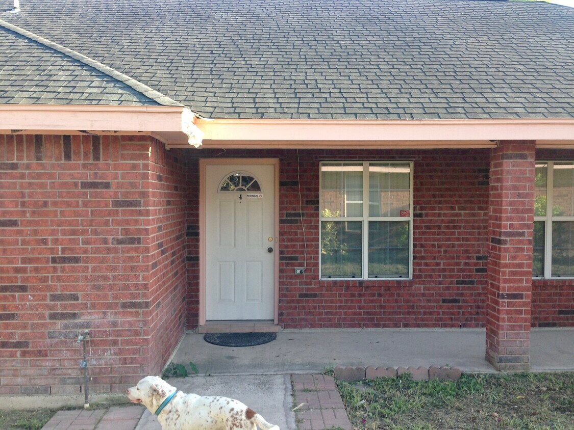 Primary Photo - 708 N Dunlap Ave