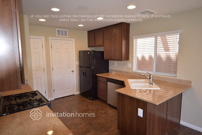 Building Photo - 7962 Valladolid Ave