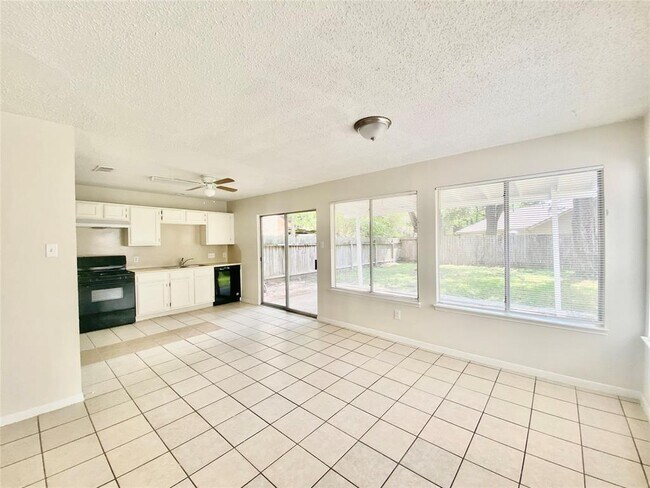 Building Photo - 15919 Oak Mountain Dr