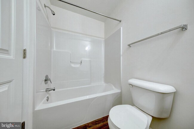 Foto del edificio - 34 Heights Ave