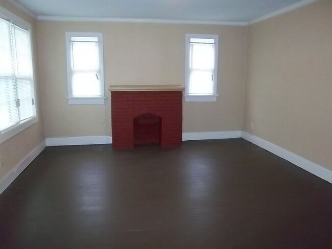 Building Photo - 905 N Hayes St