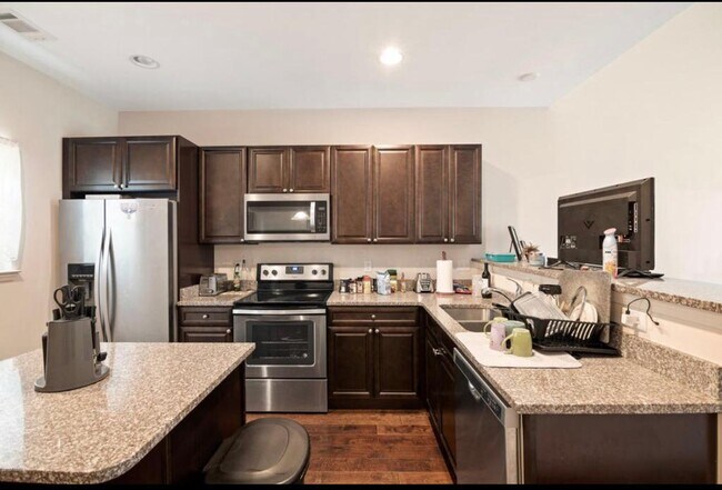 Building Photo - 153 Bella Way